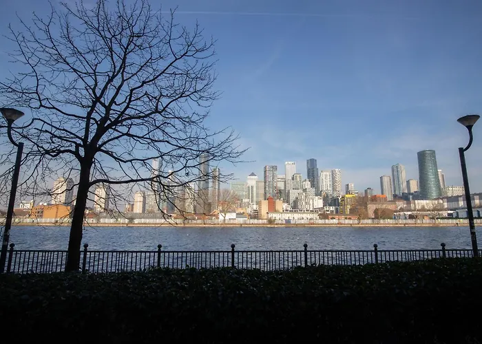 Londwell, Canary Wharf Riverfront Chic Apartment